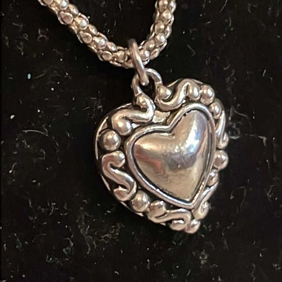 16.5” Contempo Collection silver plated Omega chain necklace & heart pendant - Picture 7 of 16